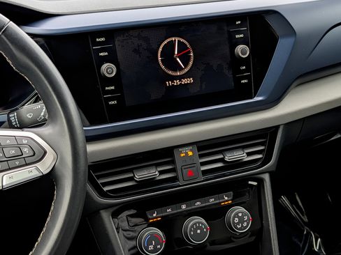 Used 2023 Volkswagen Taos SE image 18