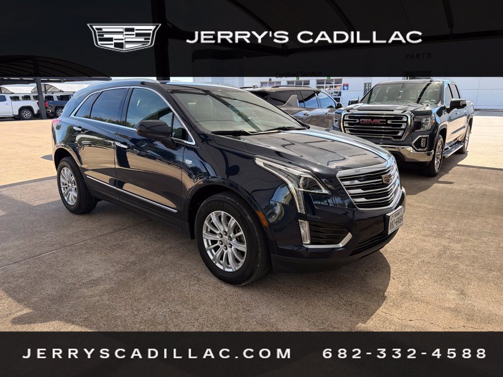 Used 2017 Cadillac XT5 FWD image 2