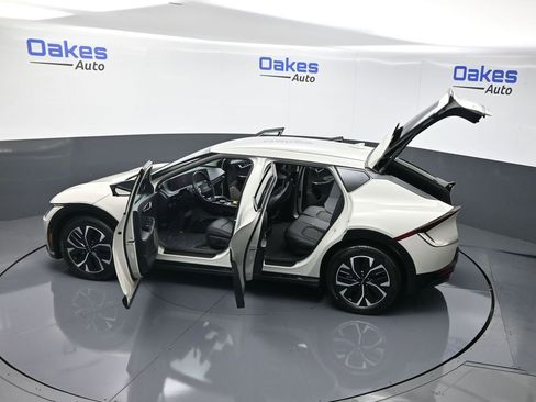 Certified 2022 Kia EV6 Wind w/ Wind Technology Package image 60