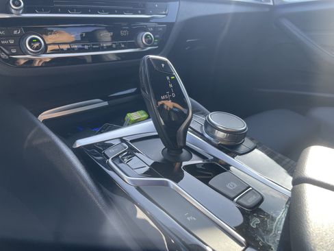 Used 2018 BMW 530i RWD image 19