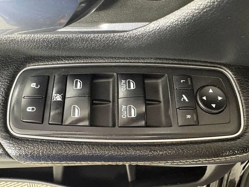 Used 2019 RAM 1500 Laramie w/ Sport Appearance Package AWD/4WD image 15