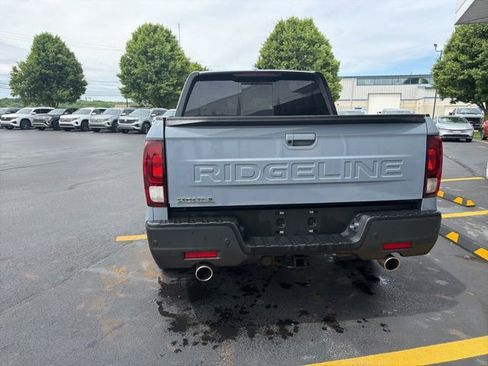 Used 2025 Honda Ridgeline Black Edition image 3