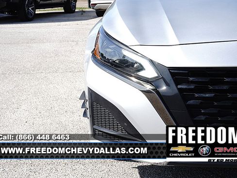 Used 2023 Nissan Altima 2.5 SR FWD image 40