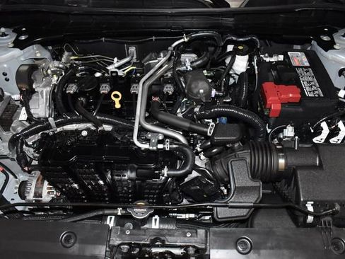 Used 2024 Nissan Altima 2.5 SV image 10