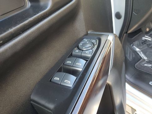 Used 2021 GMC Sierra 1500 SLT w/ SLT Premium Package RWD image 18