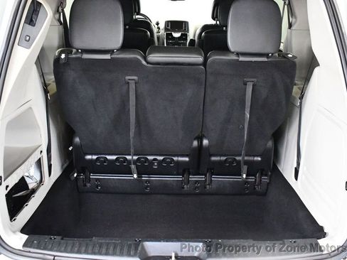 Used 2016 Chrysler Town & Country Touring FWD image 44