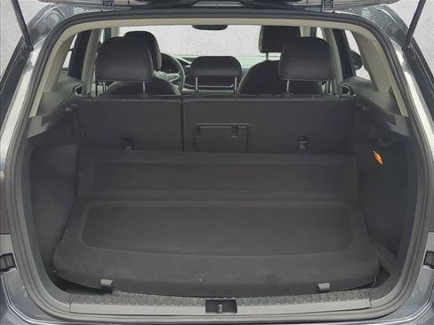 Used 2023 Volkswagen Taos SE FWD image 5