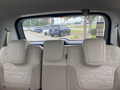 New 2025 Nissan Armada Platinum w/ Convenience Package image 33