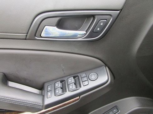 Used 2019 Chevrolet Tahoe LT RWD image 28