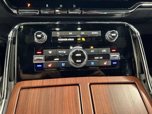 Used 2021 Lincoln Navigator L Reserve AWD/4WD image 17
