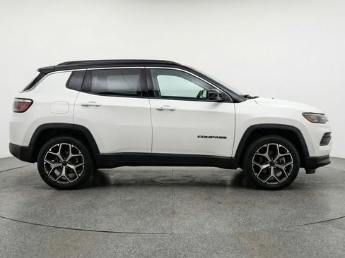 Used 2025 Jeep Compass Limited AWD/4WD image 11