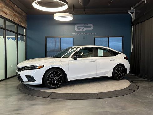 Used 2022 Honda Civic Sport Touring image 7