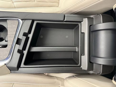Used 2022 Buick Enclave Avenir w/ Avenir Technology Package AWD/4WD image 39