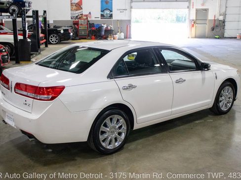 Used 2012 Lincoln MKZ FWD image 7