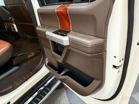 Used 2022 Ford F350 King Ranch w/ Chrome Package image 38