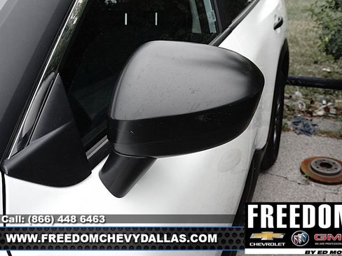 Used 2023 Nissan Rogue S FWD image 7
