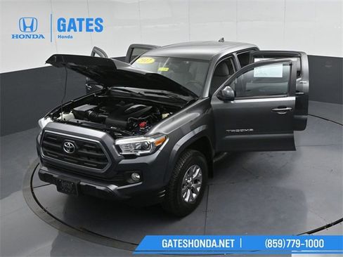Used 2017 Toyota Tacoma SR5 image 59
