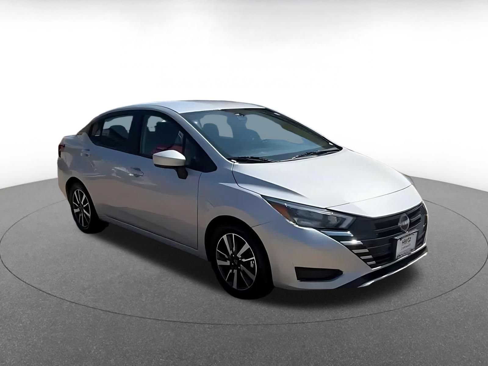 Used 2025 Nissan Versa SV FWD image 2