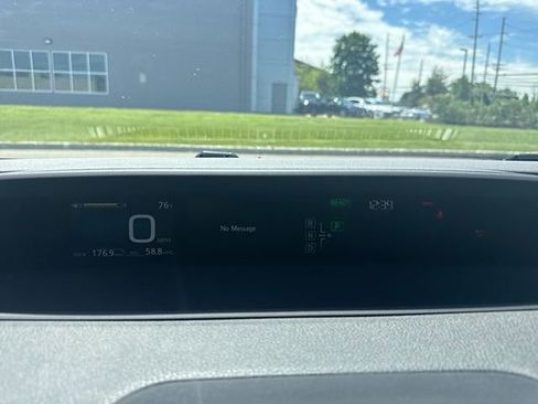 Used 2016 Toyota Prius Three Touring w/ Protection Package FWD image 9