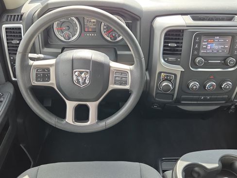 Used 2022 RAM 1500 Classic SLT RWD image 11