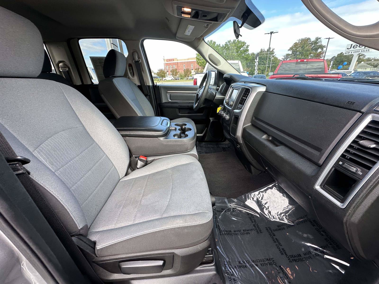 Used 2024 RAM 1500 Classic SLT AWD/4WD image 27