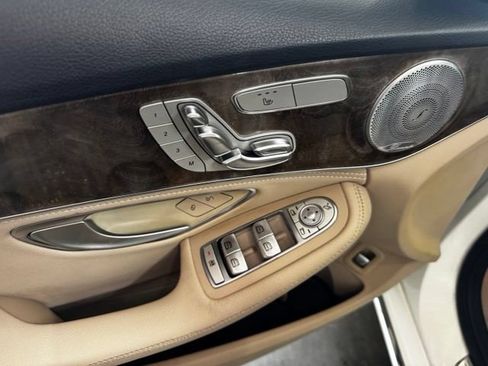 Used 2015 Mercedes-Benz C 300 4MATIC Sedan image 9
