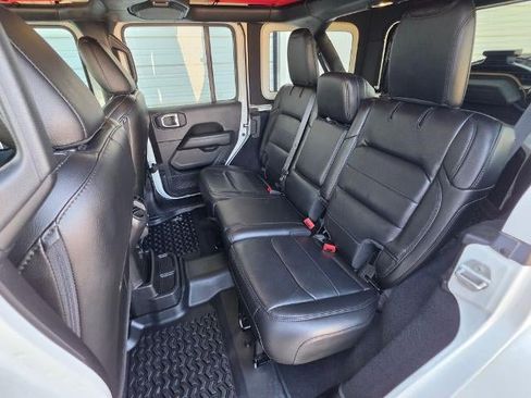 Used 2020 Jeep Wrangler Unlimited Sahara AWD/4WD image 28