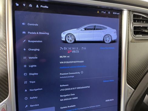 Used 2013 Tesla Model S Performance RWD image 34