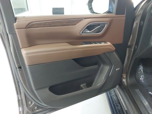 Used 2021 Chevrolet Tahoe High Country w/ Premium Package image 25