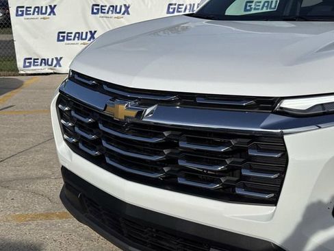 Used 2026 Chevrolet Equinox LT FWD image 3