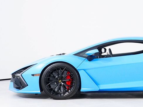 Used 2024 Lamborghini Revuelto AWD/4WD image 12