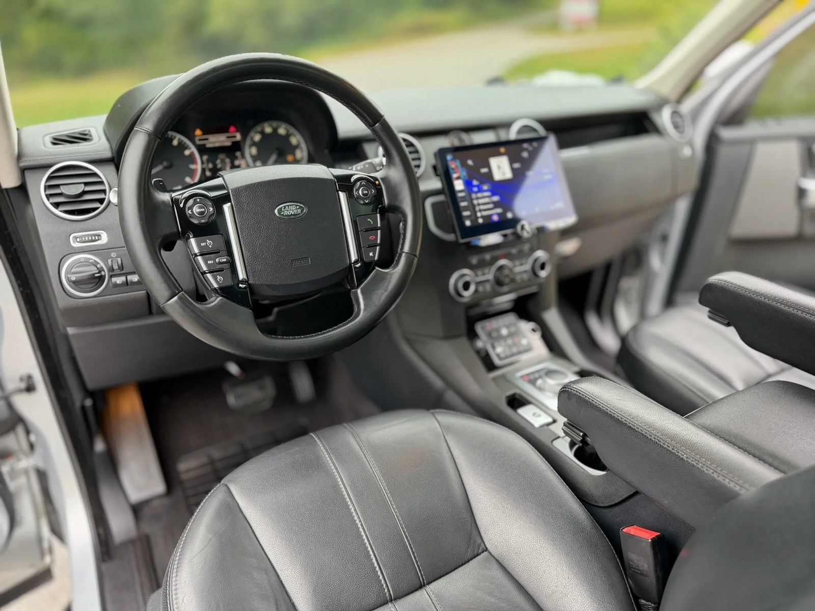 Used 2016 Land Rover LR4 HSE AWD/4WD image 53