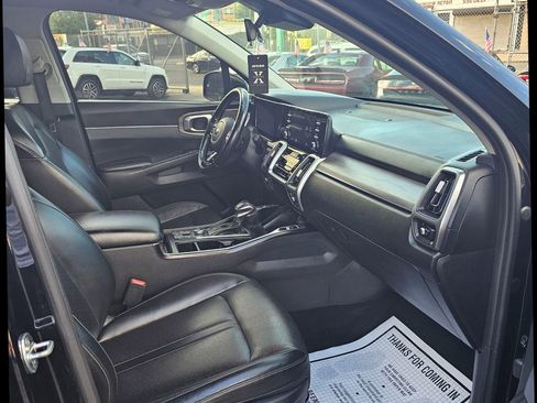 Used 2021 Kia Sorento EX image 8