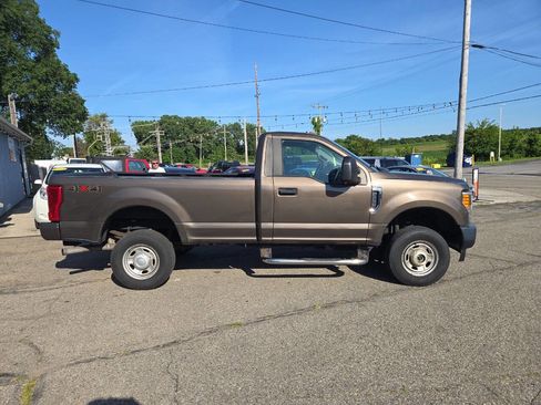 Used 2017 Ford F250 XL w/ Snow Plow Prep Package image 9
