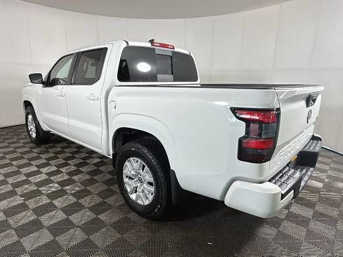 Used 2023 Nissan Frontier SV w/ SV Convenience Package AWD/4WD image 4
