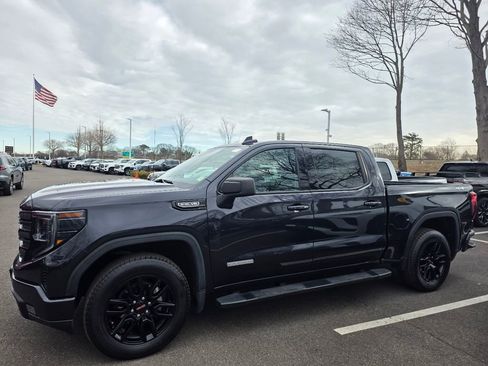 Used 2023 GMC Sierra 1500 Elevation w/ LPO, Elevation Black Package image 4