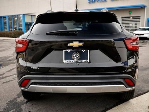 Used 2024 Chevrolet Trax LT image 10