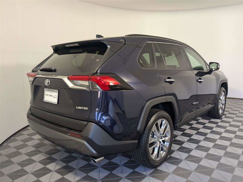 Used 2020 Toyota RAV4 Limited FWD image 6