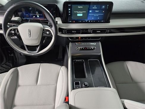 New 2026 Lincoln Aviator AWD image 15