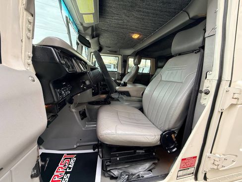 Used 1995 HUMMER H1 4-Door Wagon image 16
