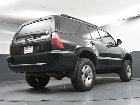 Used 2007 Toyota 4Runner SR5 AWD/4WD image 24