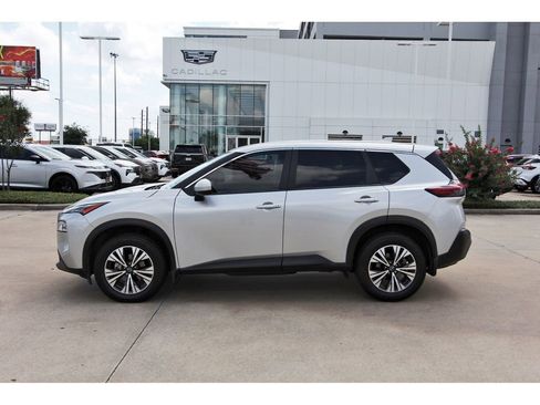 Used 2023 Nissan Rogue SV FWD image 4