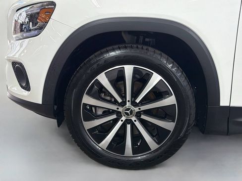 Used 2022 Mercedes-Benz GLB 250 4MATIC image 33