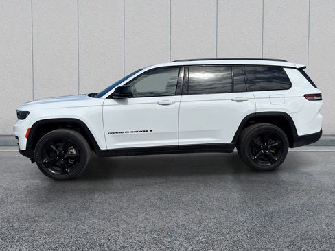 Used 2023 Jeep Grand Cherokee L Laredo AWD/4WD image 4