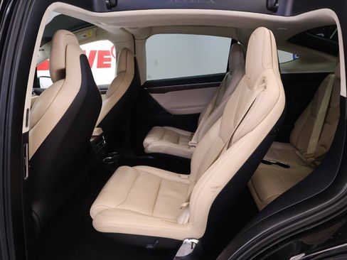 Used 2017 Tesla Model X 75D AWD/4WD image 14