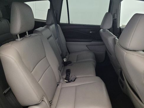 Used 2018 Honda Pilot Touring image 19