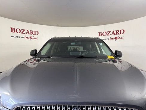 Used 2023 Lincoln Aviator 2WD w/ Class IV Trailer Tow Package image 4