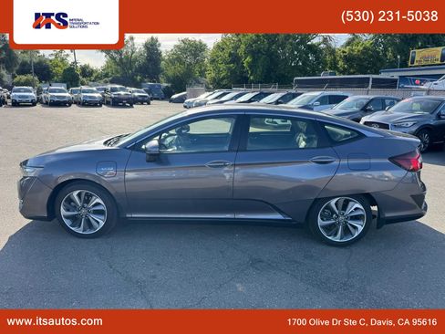 Used 2018 Honda Clarity Touring image 2
