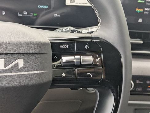 New 2027 Kia Carnival SX FWD image 32