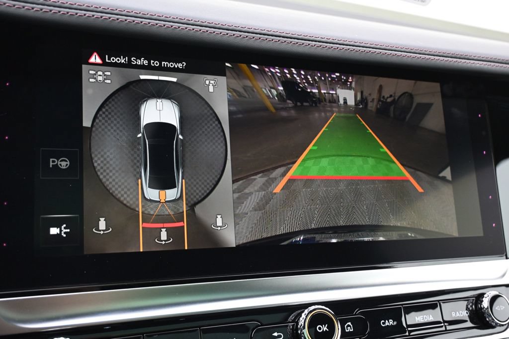 Used 2025 Bentley Flying Spur Plug-In Hybrid AWD/4WD image 31